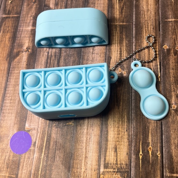 5for$10 Baby Blue Pop it AirPods Pro silicone protective case with Keychain - Picture 4 of 4